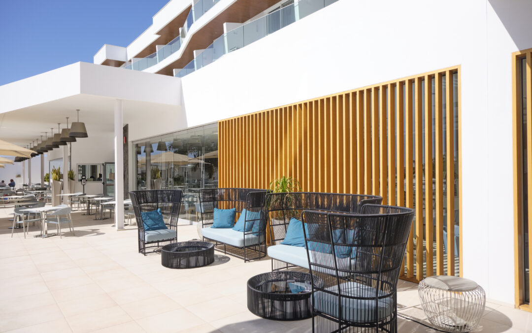 HOTEL LAVA BEACH 5*